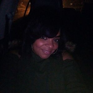 Meet your Posher, Ebony